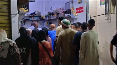 إقبال على شراء الفسيخ والرنجة بمدينة الأقصر (صور)