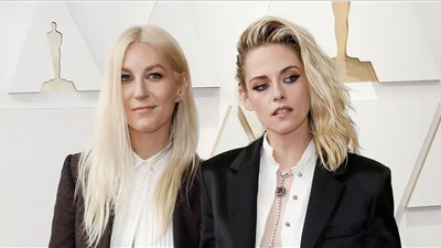 زواج من نوع آخر، الممثلة كريستين ستيوارت تعقد قرانها على خطيبتها ديلان ماير