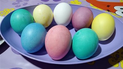 فى خطوات بسيطة، لونى بيض شم النسيم واسعدي أطفالك 