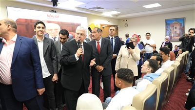 وزير التعليم العالي يشهد احتفالية تكريم طلاب المعاهد الحكومية والمعاهد العليا والجامعات التكنولوجية من ذوي الهمم