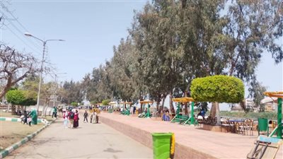 توافد المواطنين على حدائق المنصورة للاحتفال بشم النسيم (صور)