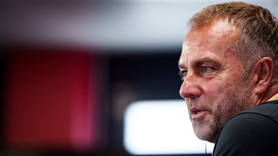 دوري أبطال أوروبا، مدرب برشلونة: باريس سان جيرمان أفضل من الموسم الماضي