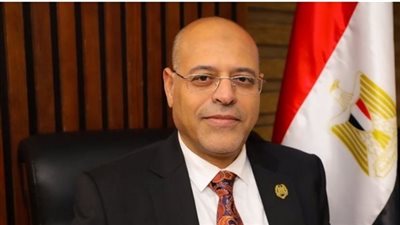 وزير العمل يزف بشرى سارة لعمال التراحيل بشأن الدعم والحماية الاجتماعية