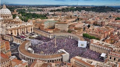 أسرار دولة الفاتيكان.. سكانها 900 شخص فقط.. يحكمها الحبر الأعظم.. ميزانيتها 800 مليون يورو.. جنسيتها ممنوعة على مواطنيها.. وسر الدخان الأبيض والأسود في اختيار البابا 