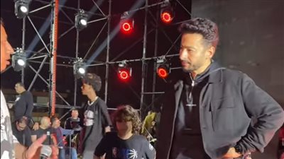  حمادة هلال يشرف على التحضيرات النهائية قبل انطلاق حفل شم النسيم (صور)