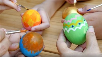 ليه بنلون البيض في شم النسيم ؟ (فيديو جراف)