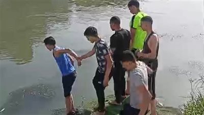 غرق شاب في مياه بحر شبين بالغربية وجهود مكثفة لانتشال جثمانه (صور)