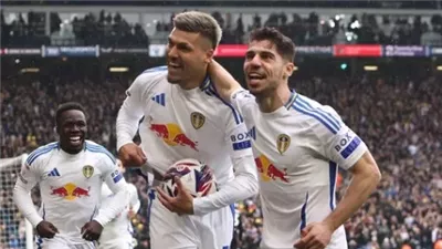 الدوري الإنجليزي، ليدز يونايتد يتقدم 2-0 أمام وست هام في الشوط الأول