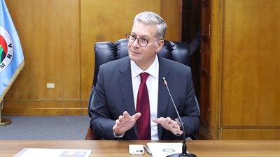 وزير البترول يصدر حركة تكليفات وتنقلات لقيادات قطاع البترول ومسؤولي الاستكشاف