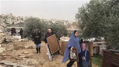 الاحتلال يهدم البيوت البلاستيكية بغزة ويمنع إدخال تطعيمات شلل الأطفال