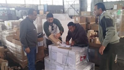 لتقليل زمن الإفراج الجمركي، استمرار العمل بميناء الدخيلة (صور)