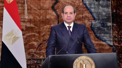  السيسي: اليوم نرى النخبة المشرقة من الأئمة الذين تلقوا إعدادًا نوعيًّا متسلحين برؤية وطنية خالصة