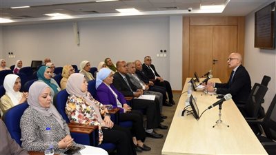 جامعة عين شمس تناقش استعدادات امتحانات الفصل الدراسي الثاني 