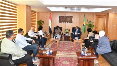 محافظ الفيوم يبحث طرق تنظيم حملات توعية بالصحة النفسية للمواطنين