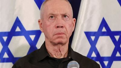 كشف السر بعد عام، إعلام عبري يؤكد إجلاء وزير الدفاع السابق من منزله لصعوبة تأمينه