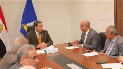 محافظ دمياط يرأس اجتماع المجلس الإقليمي للصحة 