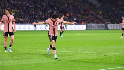 باريس يتقدم على نانت 1-0  في الشوط الأول تحت أنظار مصطفى محمد