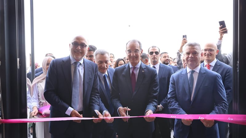 وزير الاتصالات يفتتح