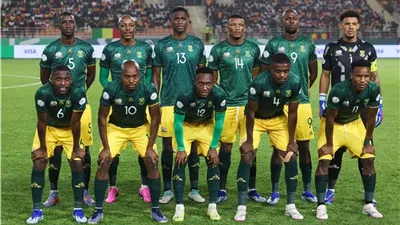 مات بشكل مأساوي أثناء المباراة، وفاة لاعب جنوب أفريقيا فجأة داخل الملعب