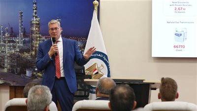 على غرار الأطباء، نزيف الكفاءات يهدد قطاع البترول بعد الاستقالات الجماعية بسبب ضعف الرواتب