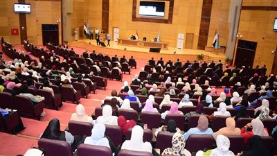 افتتاح فعاليات برنامج اختراق سوق العمل بجامعة سوهاج