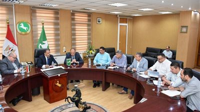 محافظ الشرقية يبحث آخر مستجدات ملف تقنين أراضي الدولة 