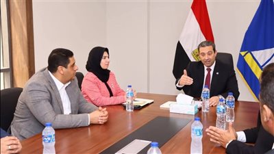 محافظ دمياط يستعرض خطة تطوير مدينة رأس البر