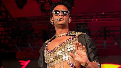 محمد رمضان..dont mix.. كل شيء والعكس!.. تناقضاته بين تصريحاتة وتصرفاته تضعه فى مرمى الهجوم والانتقادات