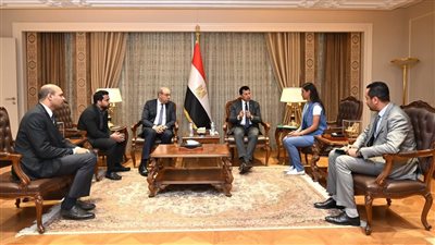 وزيرا الرياضة والطيران يبحثان سبل دعم أبطال الإسكواش