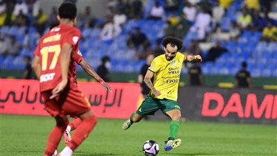 تحت أنظار محمد شريف، القادسية يخطف تعادلا مثيرا من الخليج في الدوري السعودي