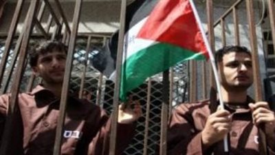 الإفراج  عن 12 فلسطينيًّا بينهم امرأتان من سجون الاحتلال