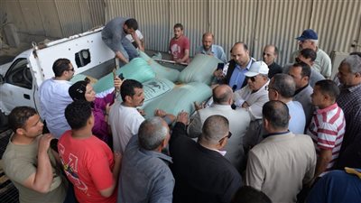محافظ الدقهلية يتفقد مركز تجميع القمح بالسنبلاوين