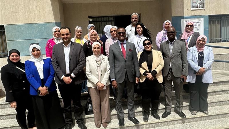 وفد من المركز الإفريقي
