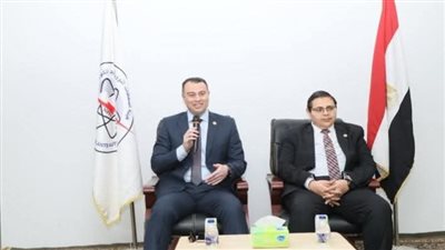 رئيس هيئة المحطات النووية يعقد لقاء مع العاملين بمحطة الضبعة النووية لمتابعة سير العمل 