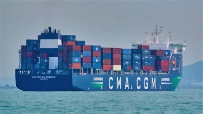 صديقة للبيئة، ميناء الإسكندرية يستقبل أكبر سفينة حاويات في تاريخه 