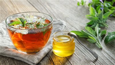 10 أعشاب طبيعية تساعد على راحة المعدة