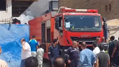 حريق هائل في مصنع بالعاشر من رمضان (فيديو وصور)