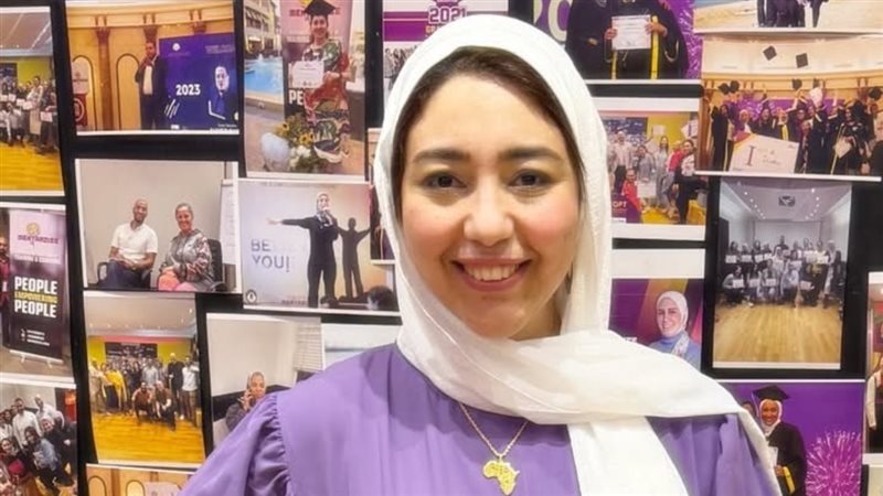 الكاتبة سمر مصطفي