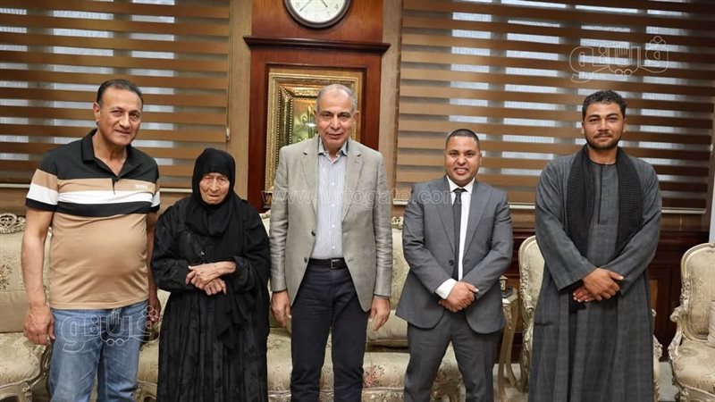 محافظ المنيا يستقبل