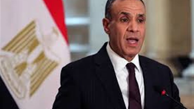 الدكتور بدر عبد العاطى