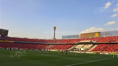 الأهلي يعلن توفير أتوبيسات مجانية لنقل الجماهير لبرج العرب لمواجهة المصري 