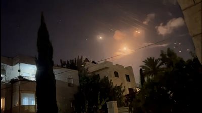 هجوم صاروخي على إسرائيل وصافرات الإنذار تدوي في تل أبيب وعدة مناطق 