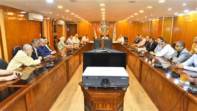 محافظ أسيوط يبحث سُبل تنشيط السياحة الداخلية (صور) 