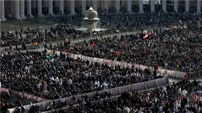 بينهم ترامب، 250 ألف شخص في جنازة البابا فرنسيس