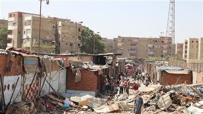 إزالة سوق الزلزال بالمقطم ونقل الباعة إلى أسواق تحيا مصر (صور)