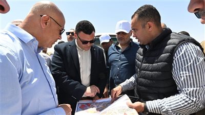 وزير الإسكان يتفقد مشروعات مارينا العلمين السياحي