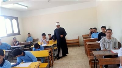 «جنود الظل» يطرقون أبواب الإمام الأكبر.. معلمو الحصة بالمعاهد الأزهرية يطالبون بالتعيين