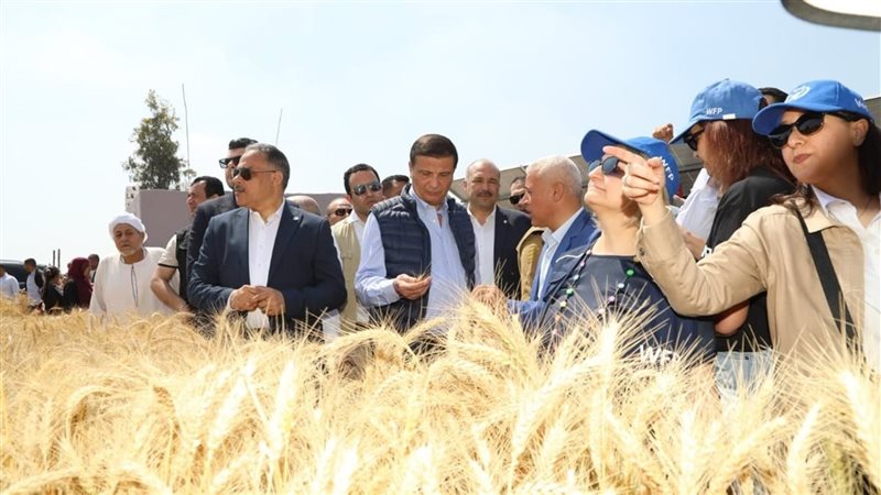 وزير الزراعة يفتتح