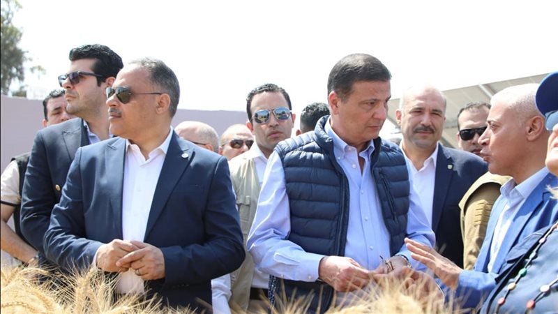 وزير الزراعة ومحافظ