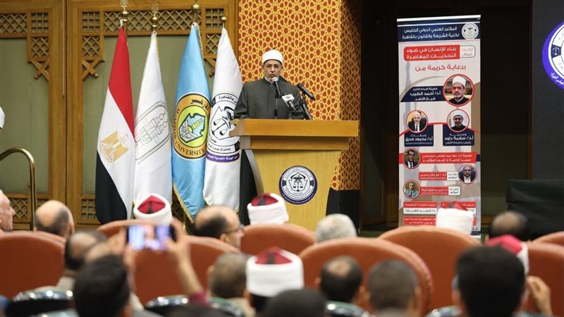 الدكتور سلامة داود،